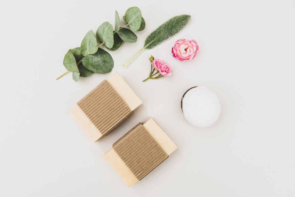 Naturliga hudvårdsprodukter i plastfri förpackning