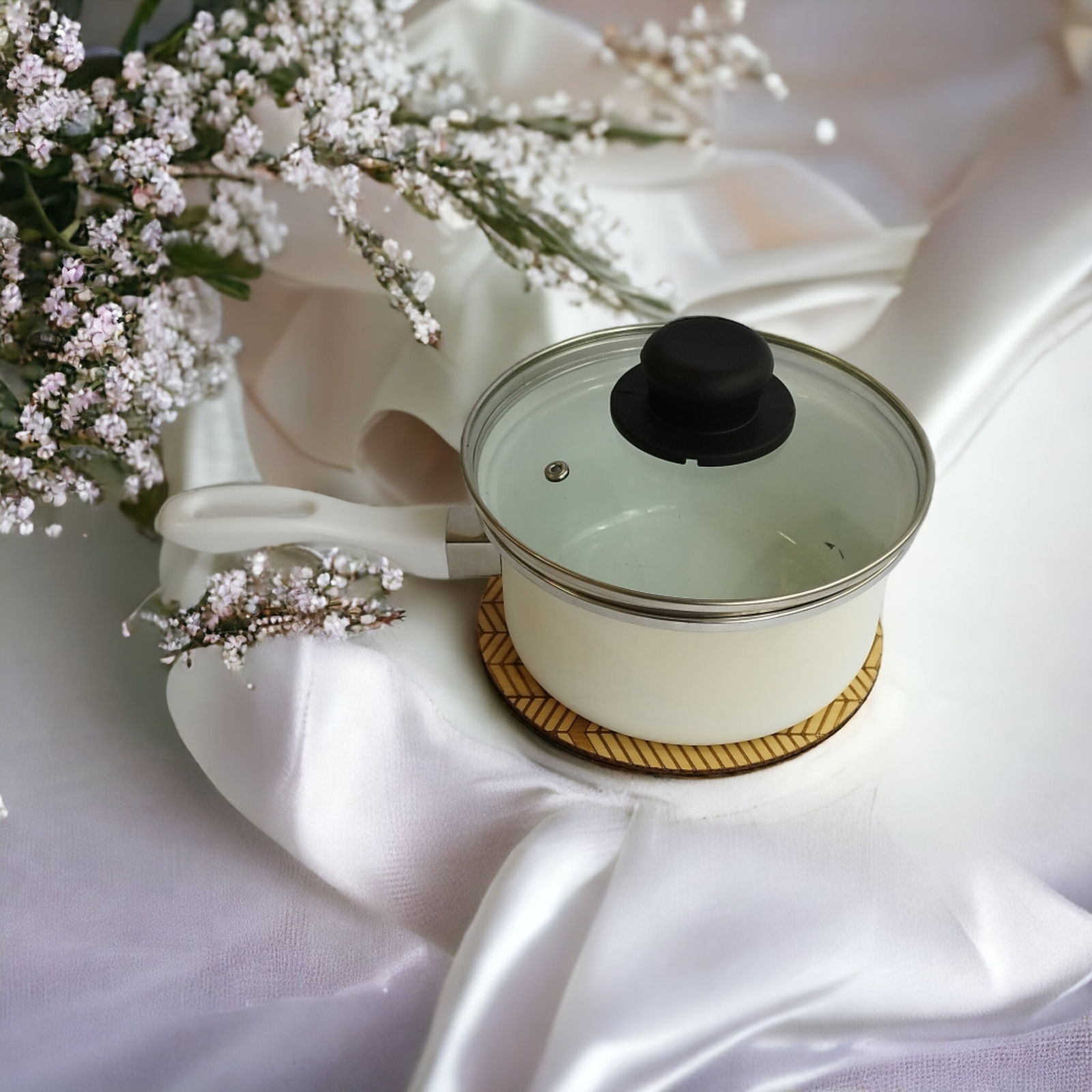 Trä grytunderlägg med geometriska linjer – Handgjord - Image 5