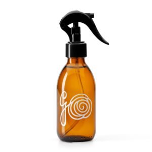 Elegant växtspray i glasflaska