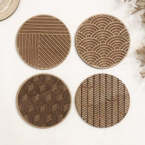 Set med 4 träunderlägg – Geometrisk design & handgjorda