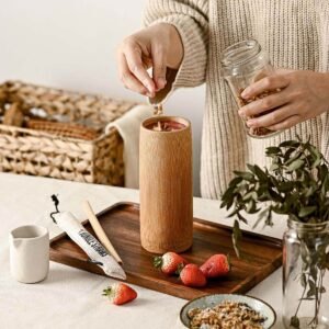 LOWBambooDrinkingCupsWoodenCupSmoothieAcaVeganCocktail_1-1.jpg Bambumugg – Handgjord kopp i bambu (500ml)